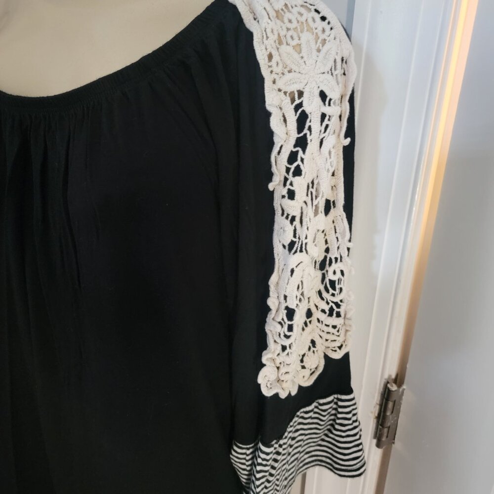 Emerald Brand Mixed Media Black with Lace Tunic Top - Picture 7 of 16